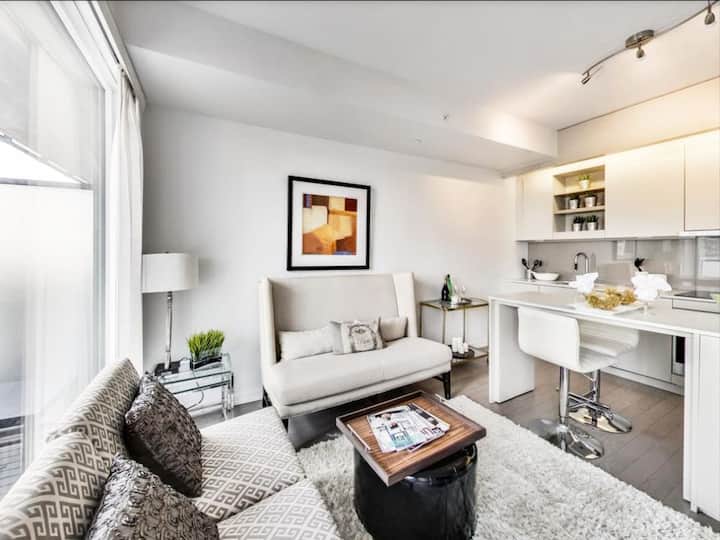 Elegant Urban Oasis In Heart Downtown Toronto - Toronto