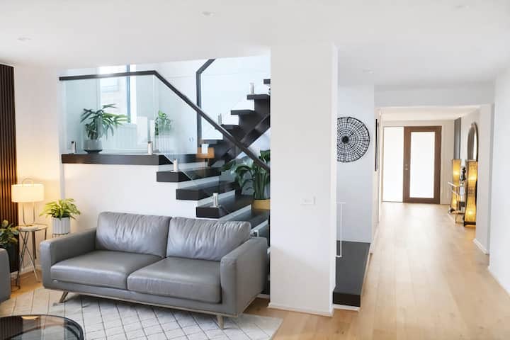 Modern And Luxury House With Ensuites. - 시티 오브 윈덤