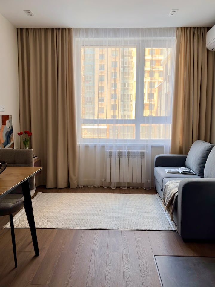 Sunlit Designer Apartment Near Botanical Garden - Kazakhstan