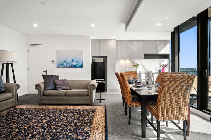 Sunbathed Sky-high 3 Bed Hideaway - Victoria University: City Flinders Lane Campus