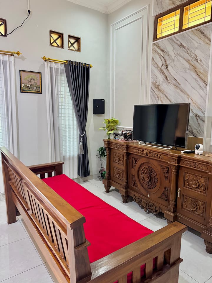 Kids-friendly Guest House Near Malioboro - Yogyakarta