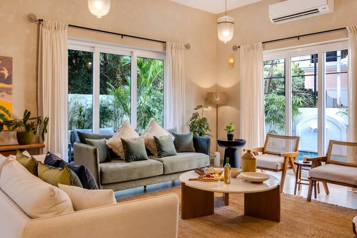 Living room image 7