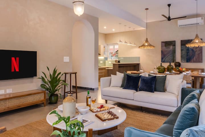 Living room image 6