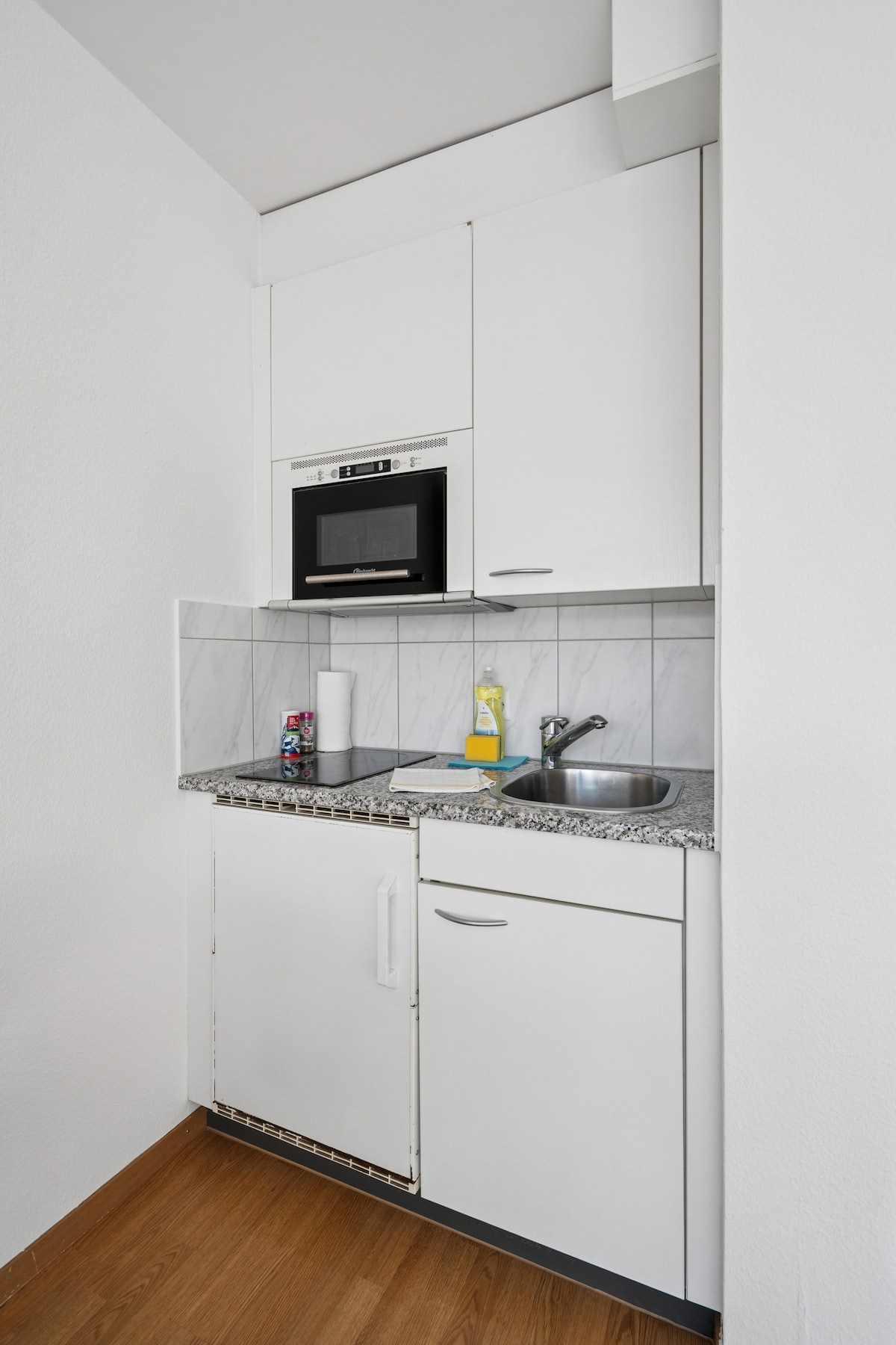 Successful Airbnb property: Wifi / Smart TV / City Centre / Queen Bed - CR 33 in Unterstrass