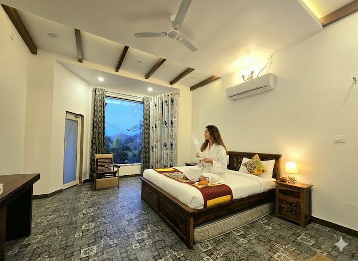 Royal Portico Villa & Resort - Udaipur