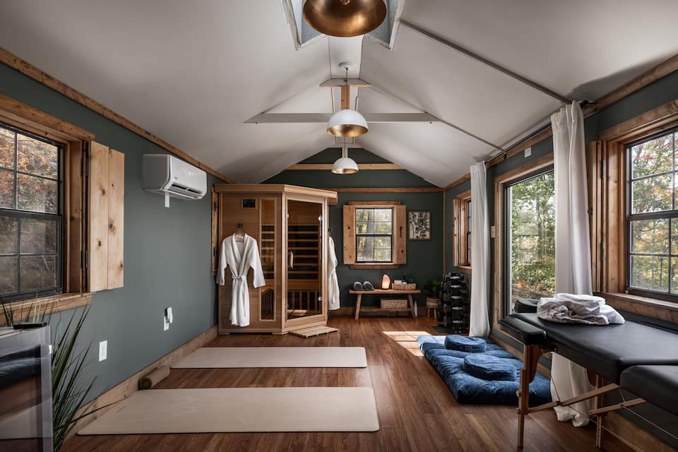 The Cabin & Spa, above the Cacapon valley, Great Cacapon, West Virginia, United States, photo 3 of 10