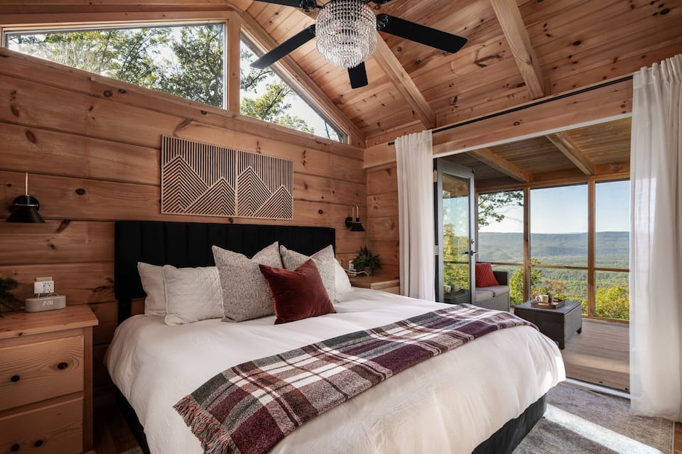 The Cabin & Spa, above the Cacapon valley, Great Cacapon, West Virginia, United States, photo 4 of 10