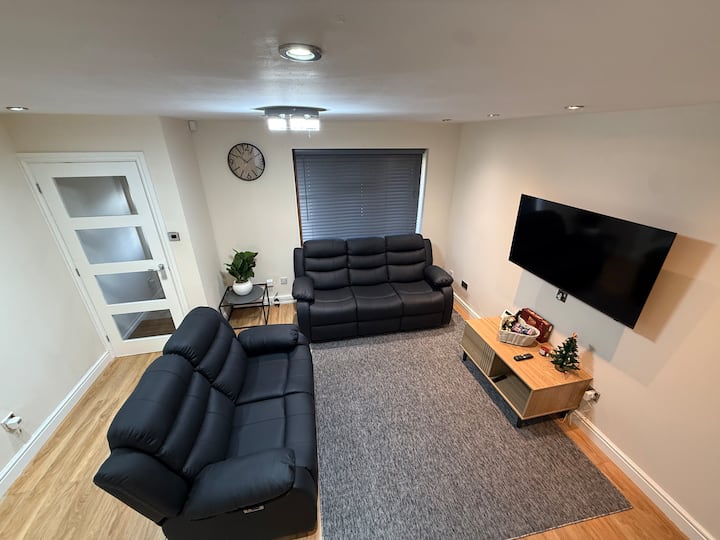 House In Tambridge Estate, Walsall - Birmingham