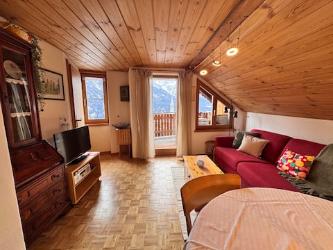 Top Airbnb: 2.5 Attic apartment with fantastic views in Scuol