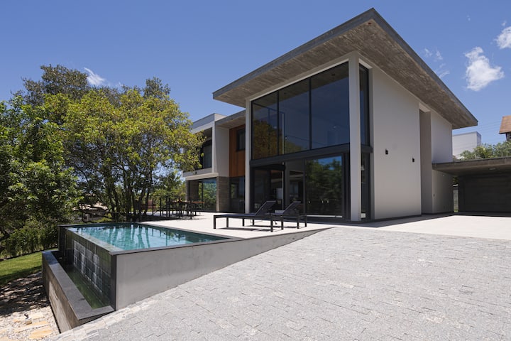 Casa Nova, Condomínio Fechado - Florianópolis