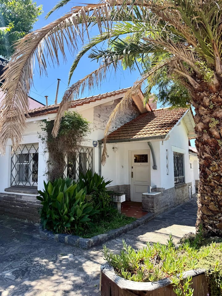 Chalet Tradicional En Zona Residencial - Mar del Plata