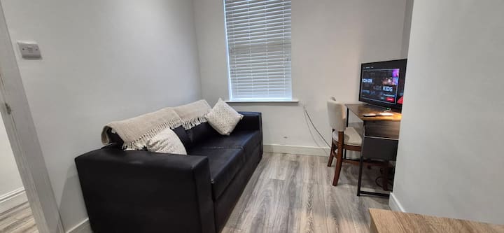 2 Bed House In Doncaster Near Station / Hospital - Doncaster