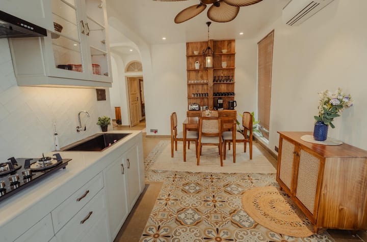 Full kitchen image 2