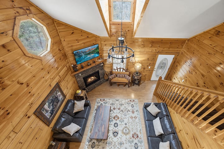 Zen Bear's Den - Cabins for Rent in Pigeon Forge, Tennessee