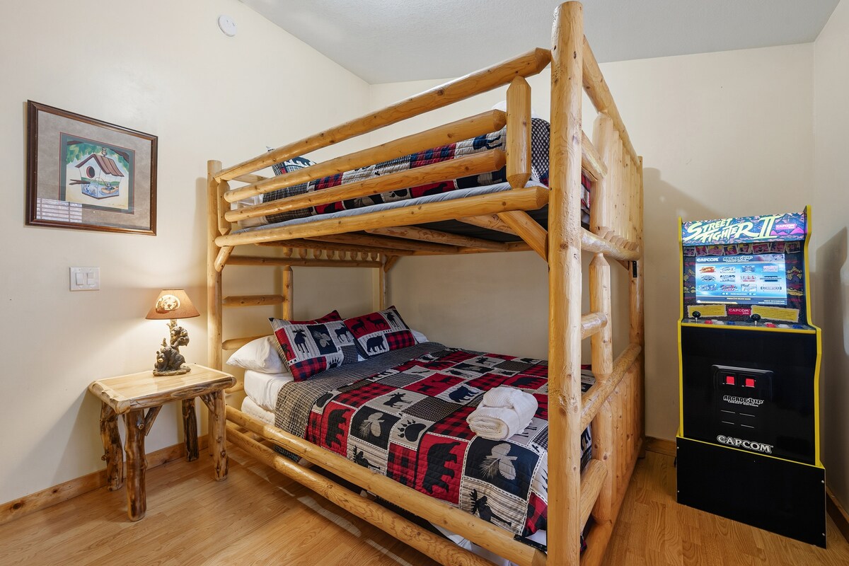 Zen Bear's Den - Cabins for Rent in Pigeon Forge, Tennessee