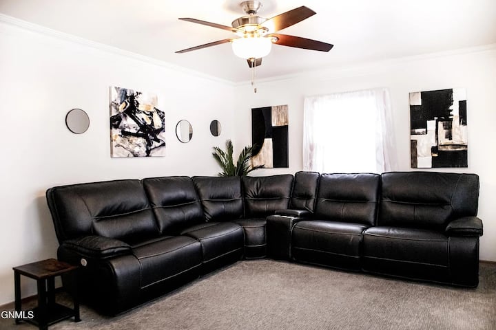 The 13th Street Stay | Cozy & Central - Bismarck, ND