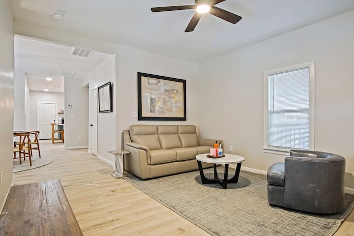 Modern 2br Home In Plaza District | Near Downtown - Oklahoma City, OK