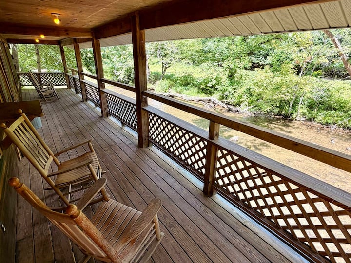 Lazy Turtle Cabin 6 - Creekside King 1b/1ba - Cherokee, NC