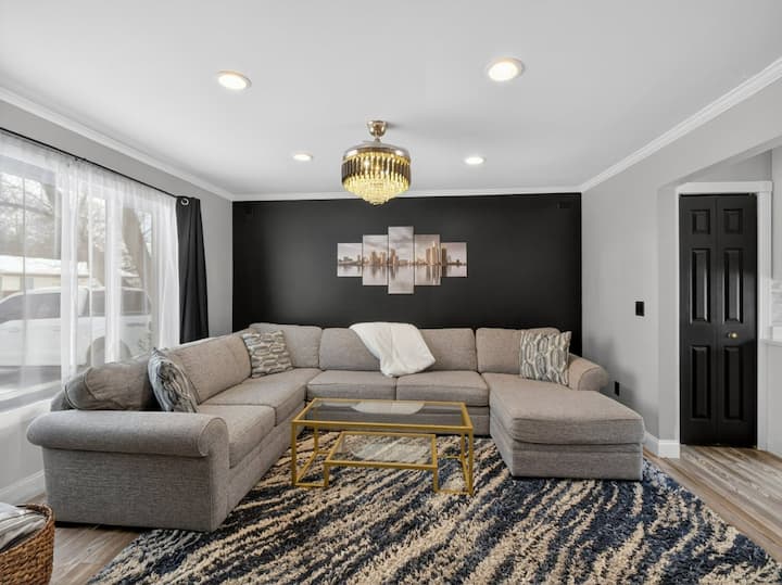 The Frankton Atelier. Your Home Away From Home! - Troy, MI