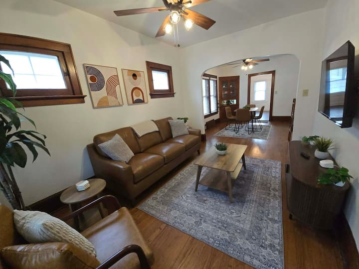 Retro-modern Gem In The Heart Of Bay View +Parking - Milwaukee