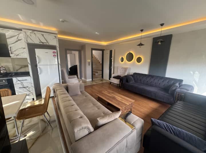 Familysuit-aile Için Uygun, Havuz-café- 5 Kişilik - Antalya