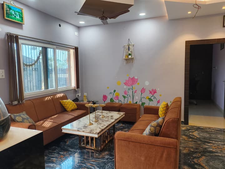 Chic Couple’s Escape | Modern Comfort & Privacy - Ranchi