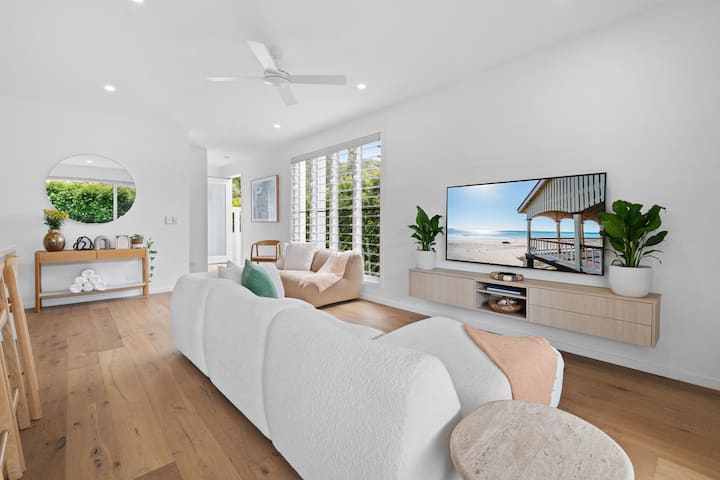 Private Burleigh Retreat Close To Beach And Creek - Australia