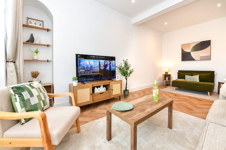 Stylish 3 Bed Home Near M4 | Business & Leisure - Port Talbot