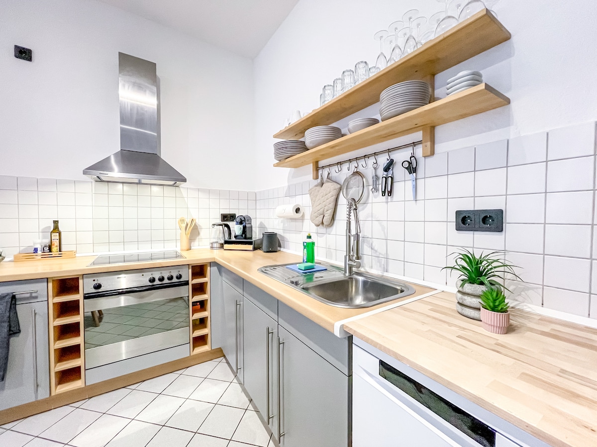 Successful Airbnb property: Apartment with underground parking | Center | 2 bedrooms in Zentrum Nord