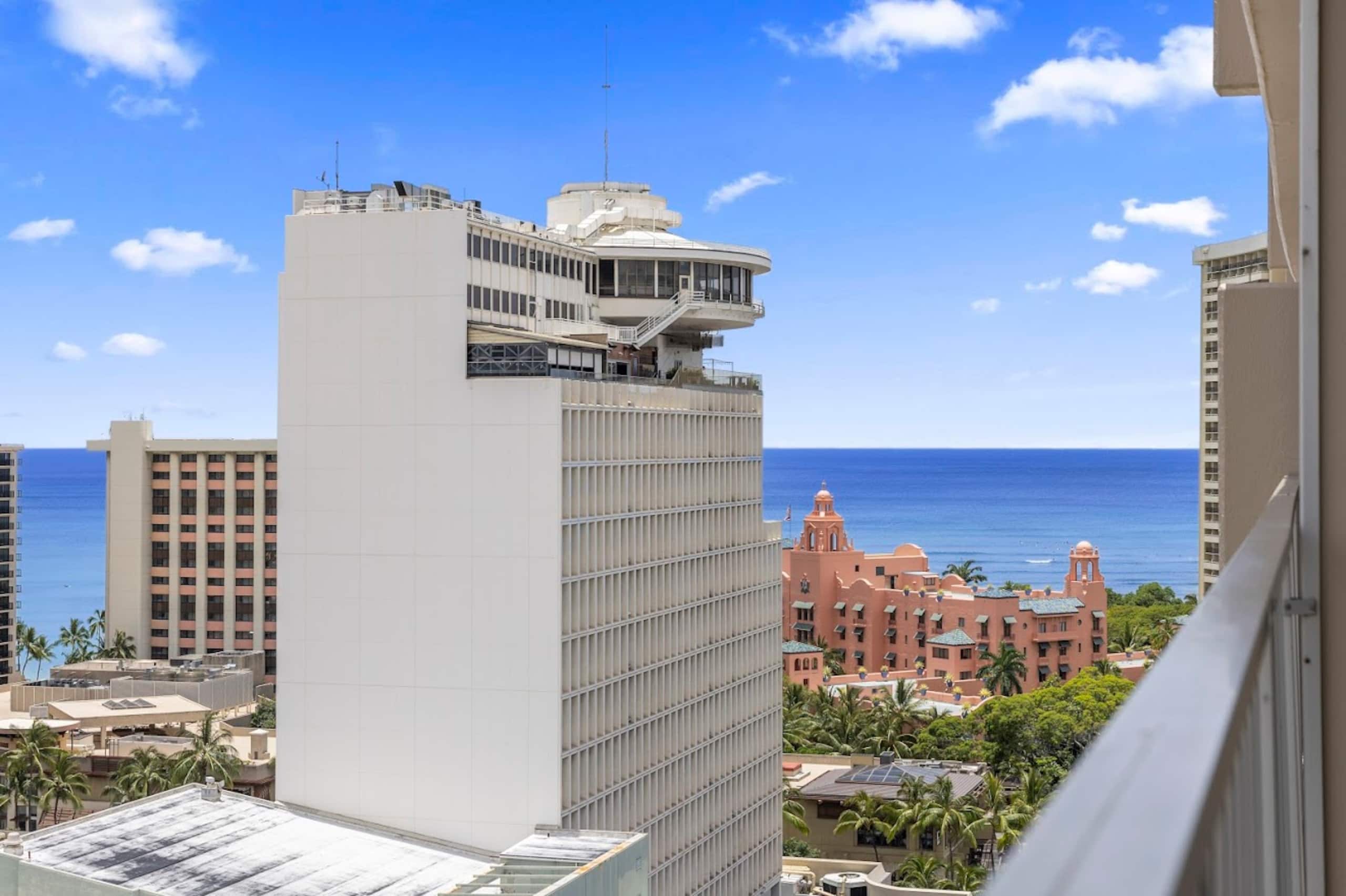 Flamingo Waikiki Free Parking Ocean View King Bed - Image 37