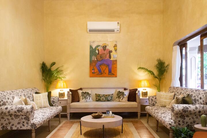 Living room image 3