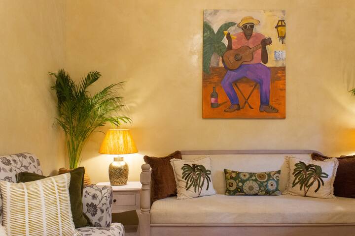 Living room image 1