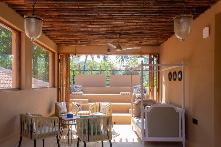 Dining area image 4