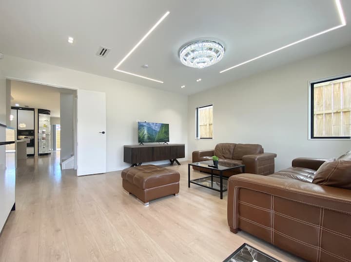 Koromeke Luxury 370sqm New Build– Ideal For Groups - Auckland