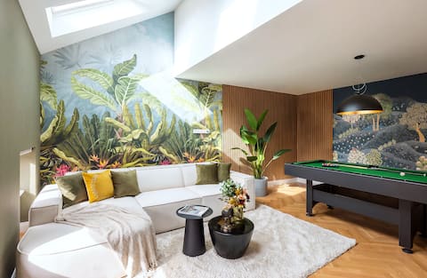 Successful Airbnb property: 5BR+2Bath SOHO Suites Old Town|AC&Billiards| #A502 in Praha