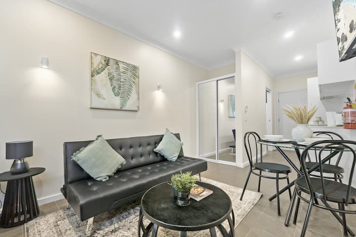 Inner City Studio Near Uni, Station And Hospital - Sydney