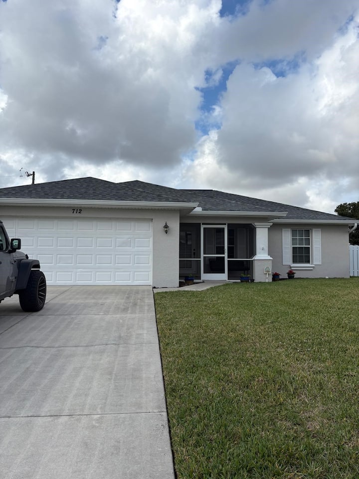 Relaxing Space Home - Cape Coral, FL