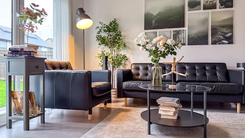 New Modern Detached House with 5bdr Glasgow