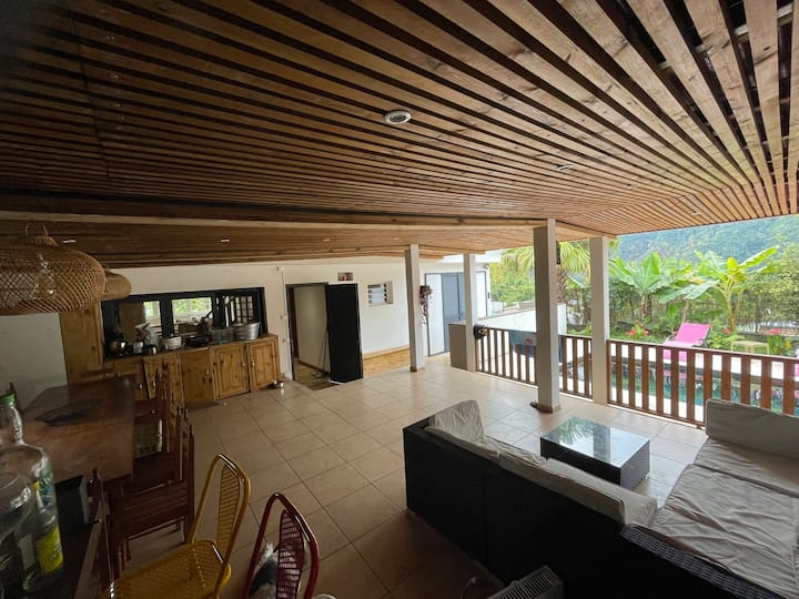 Maison En Pleine Nature à Dos  D âNe - Réunion