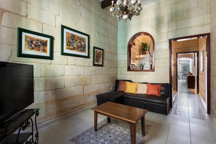 Cosy 3br Maltese Townhouse • Close To Valletta - Malta