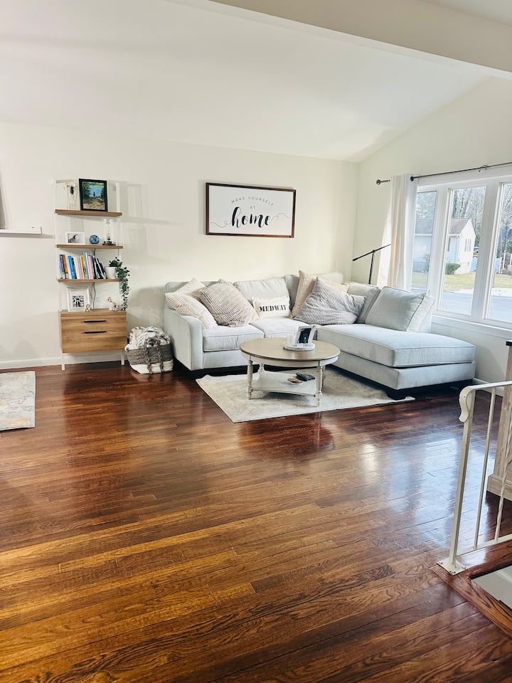 Perfect, Peaceful Home Base For World Cup Fans! - Norfolk, MA