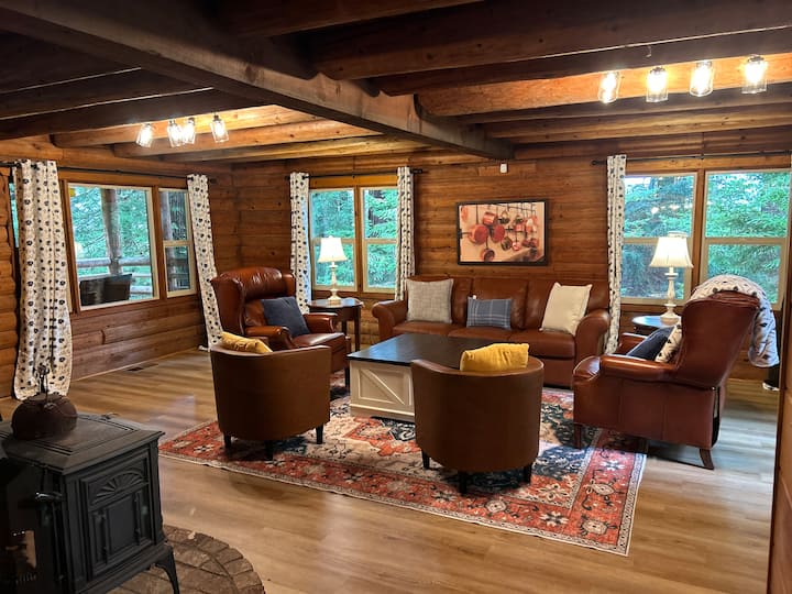 Log Cabin Retreat In The Redwoods - 블루 레이크