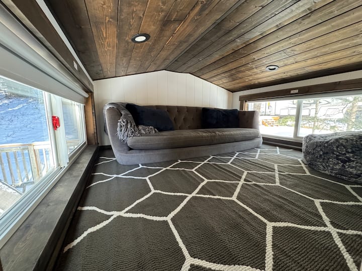 Lily's Little Lodge - Tiny Home - Blairmore