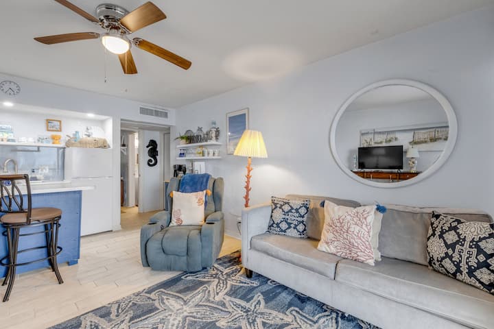 Oceanfront Daytona Beach | Steps To Beach & Pool - Daytona Beach, FL