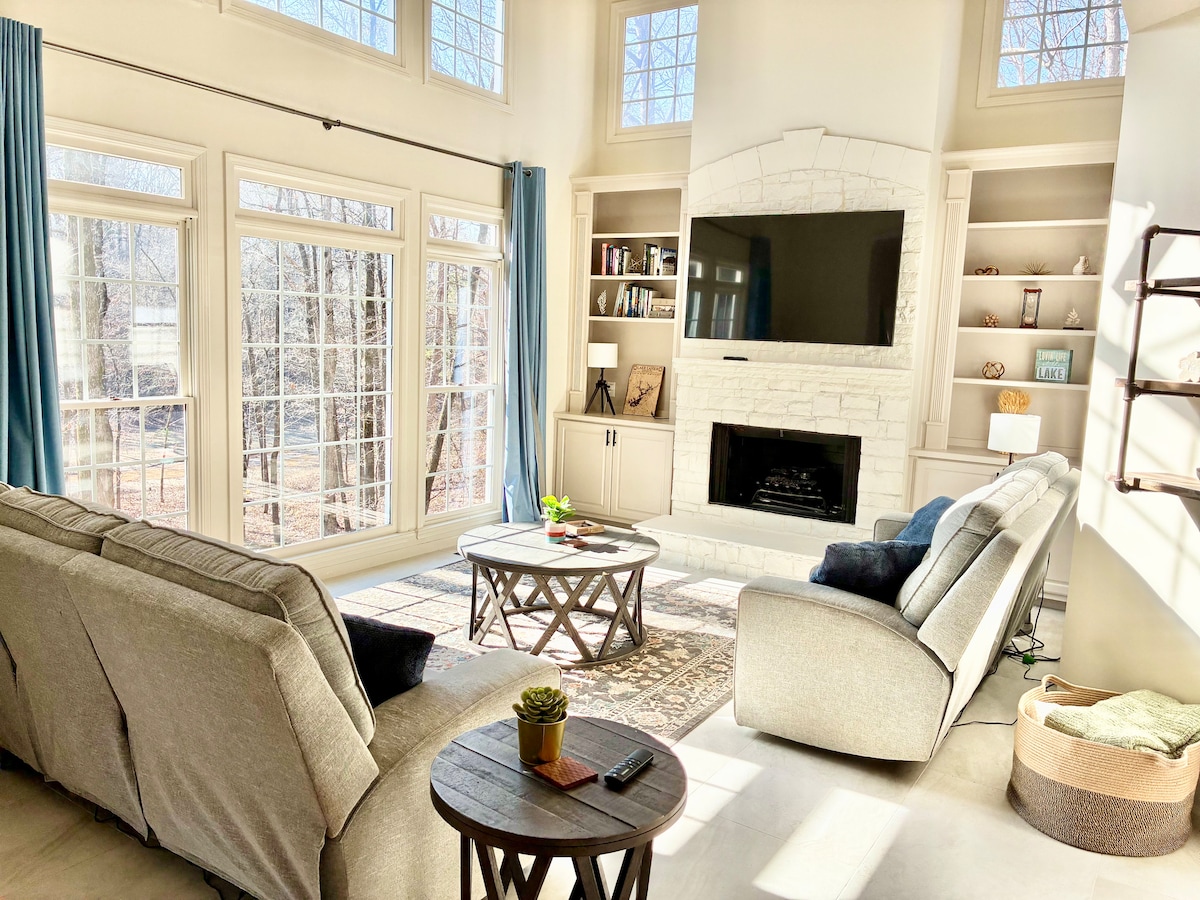 Private Lake House Retreat– 5 BR Flowery Branch