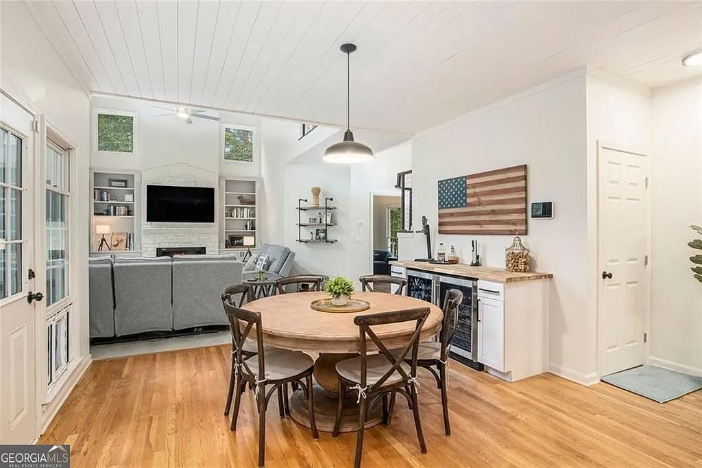 Private Lake House Retreat– 5 BR Flowery Branch