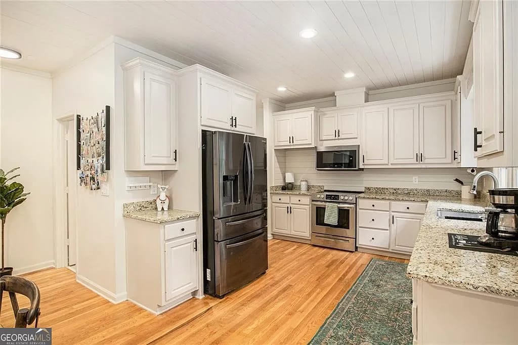 Private Lake House Retreat– 5 BR Flowery Branch