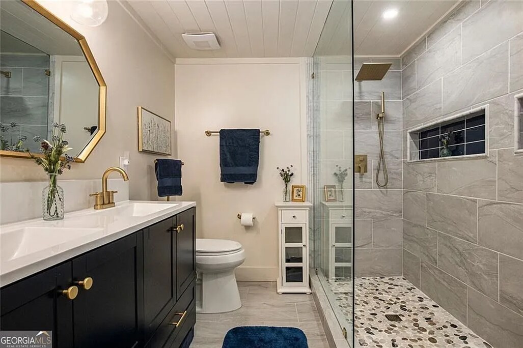Private Lake House Retreat– 5 BR Flowery Branch