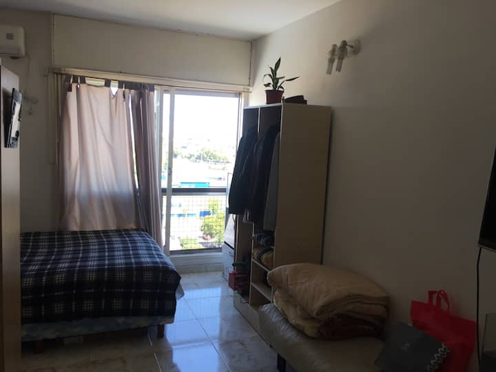 Kitnet com vista para o pátio em La Boca