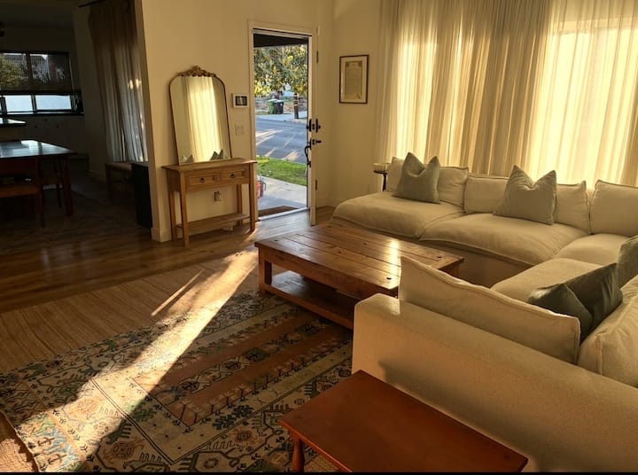 Relaxing Bungalow By The Beach! Work & Explore - Palos Verdes Estates, CA
